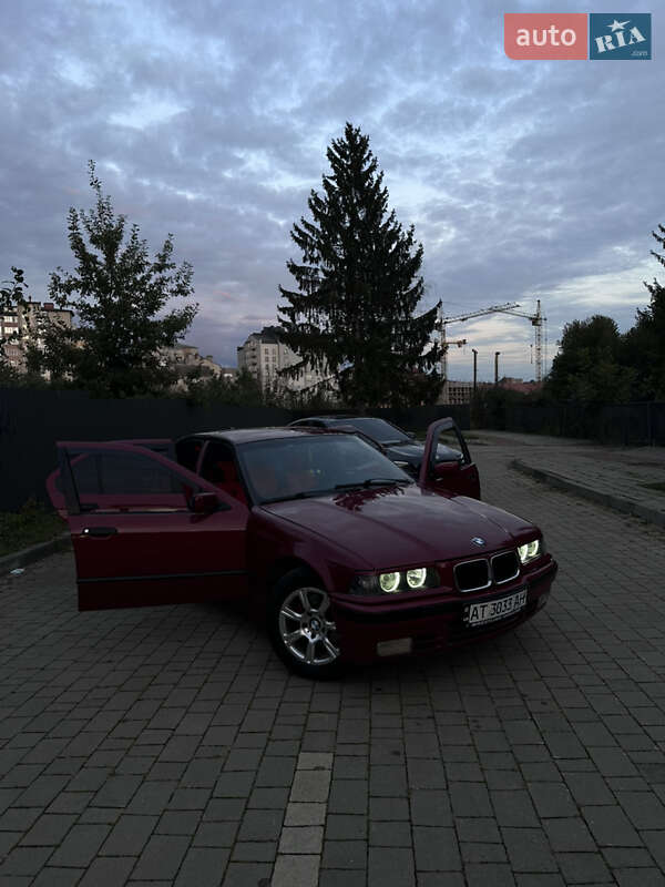 Седан BMW 3 Series 1993 в Ивано-Франковске