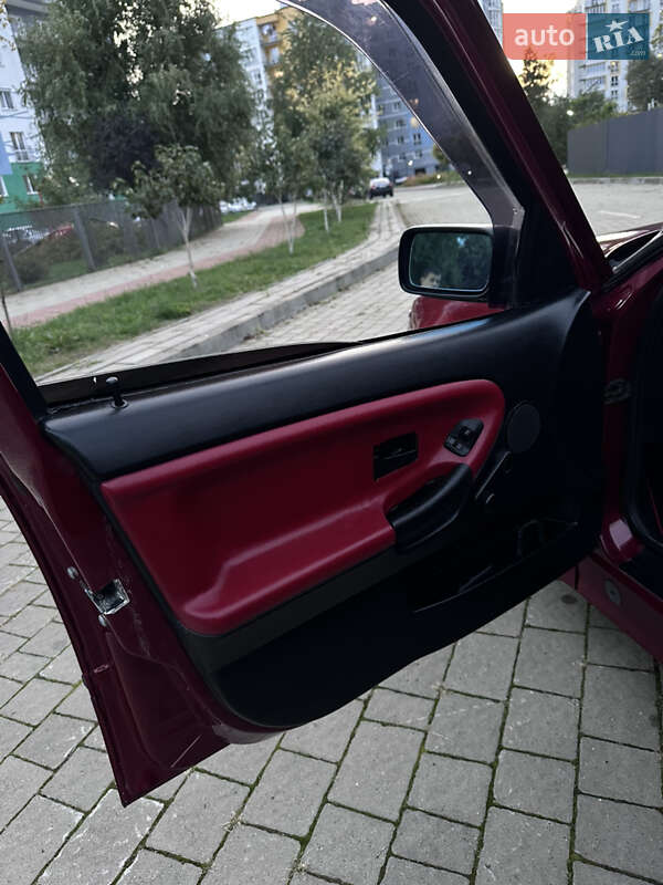 Седан BMW 3 Series 1993 в Ивано-Франковске
