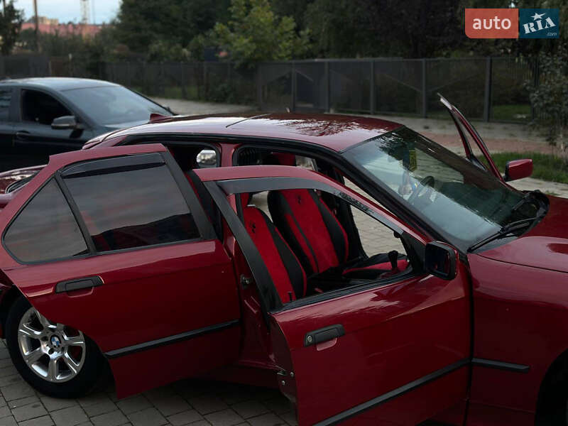 Седан BMW 3 Series 1993 в Ивано-Франковске