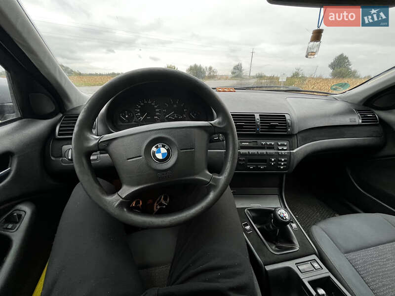 Седан BMW 3 Series 2003 в Корнине