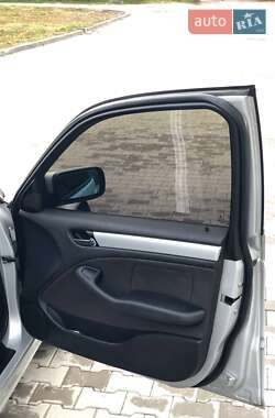 Седан BMW 3 Series 2004 в  фото 11 Седан BMW 3 Series 2004 в