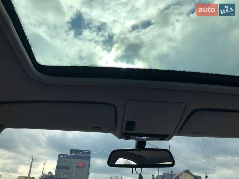 Седан BMW 3 Series 2004 в Львові