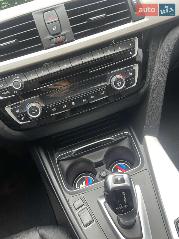 Седан BMW 3 Series 2016 в Києві