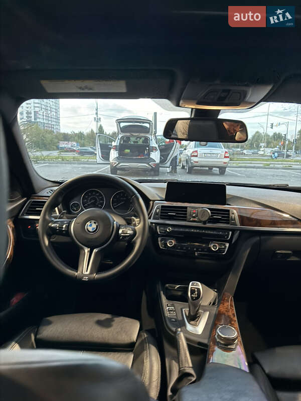 Седан BMW 3 Series 2017 в Киеве
