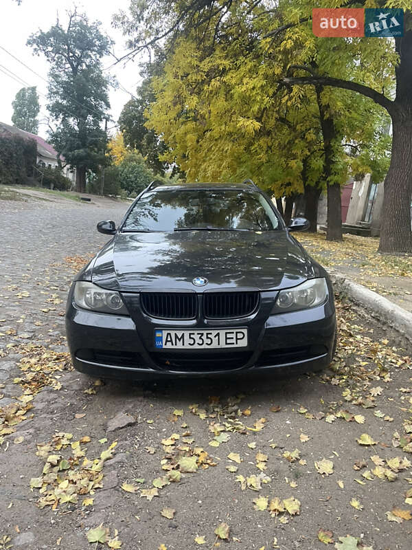 Универсал BMW 3 Series 2005 в Николаеве фото Универсал BMW 3 Series 2005 в Николаеве