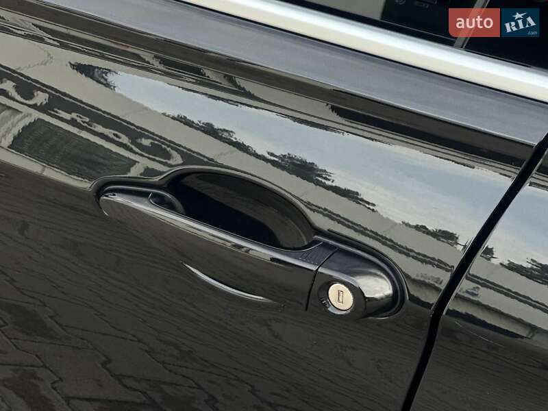 Седан BMW 3 Series 2017 в Киеве