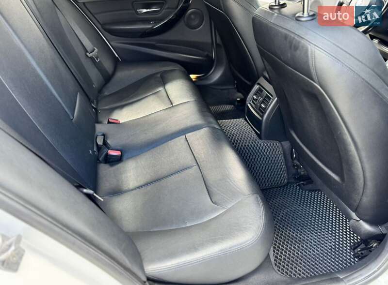 Седан BMW 3 Series 2016 в Хмельницькому