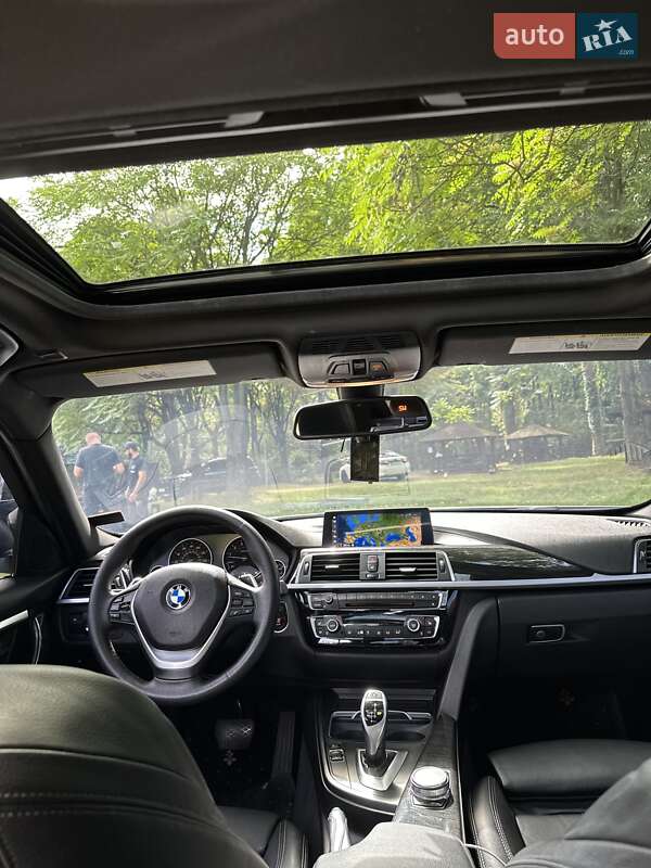 Седан BMW 3 Series 2018 в Ужгороді