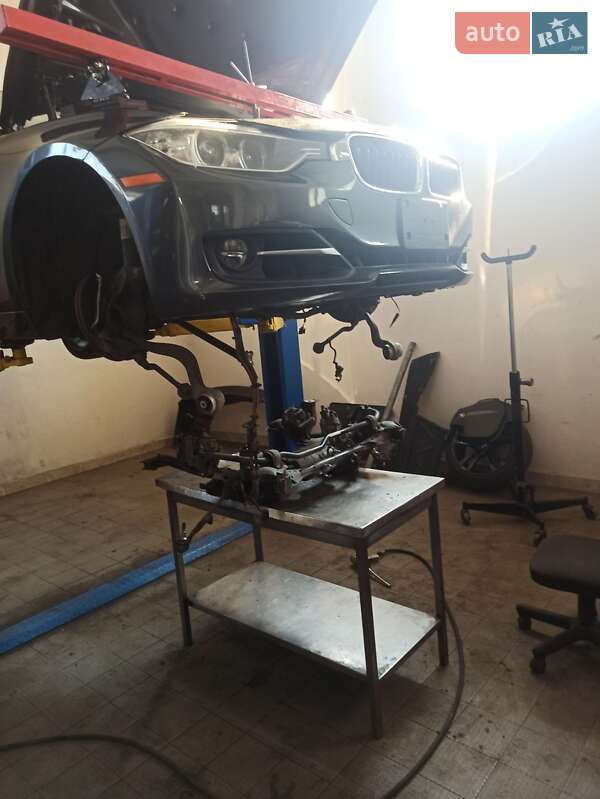 Седан BMW 3 Series 2012 в Вышгороде