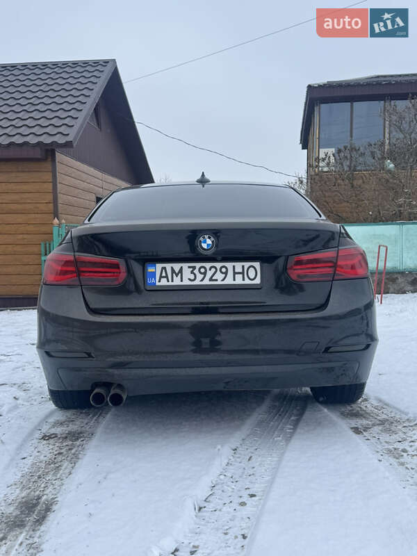 Седан BMW 3 Series 2016 в Гайвороні