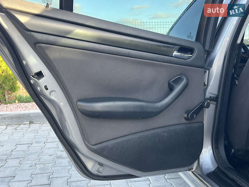 Седан BMW 3 Series 2004 в Виннице