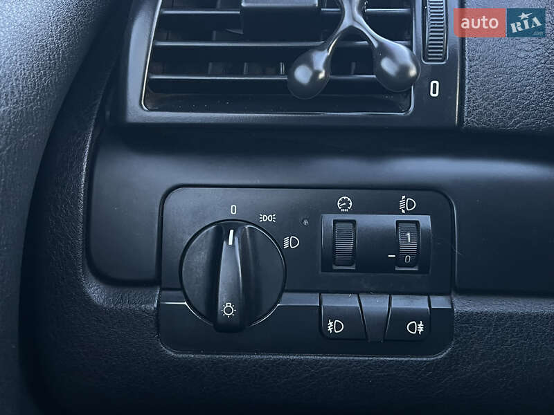 Седан BMW 3 Series 2004 в Виннице