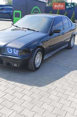 Седан BMW 3 Series 1996 в Волочиську