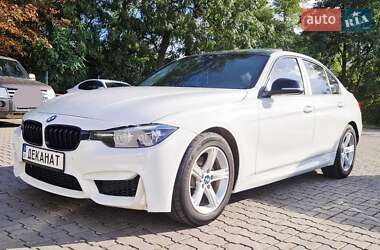 Седан BMW 3 Series 2015 в Чернівцях