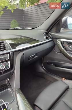 Седан BMW 3 Series 2016 в 