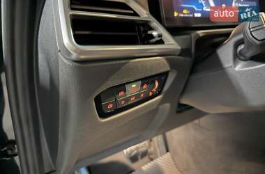 Седан BMW 3 Series 2024 в 