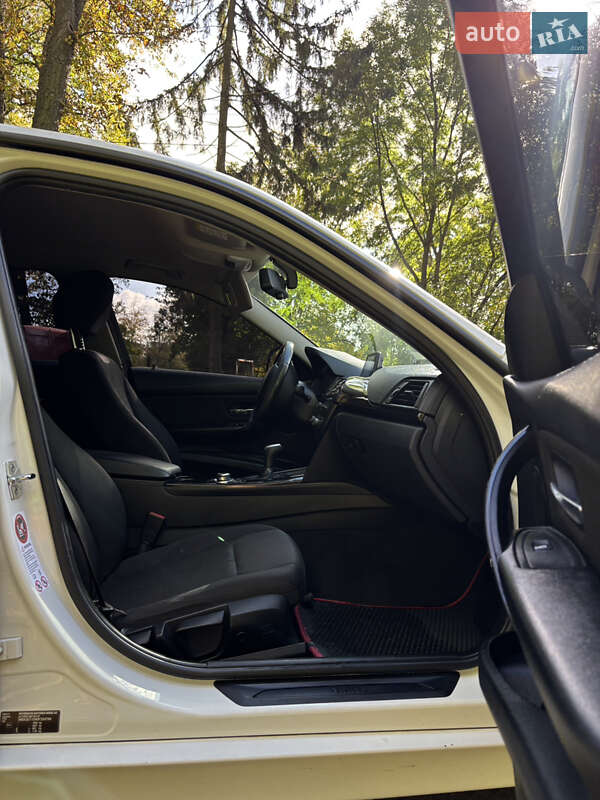 Седан BMW 3 Series 2012 в Черновцах