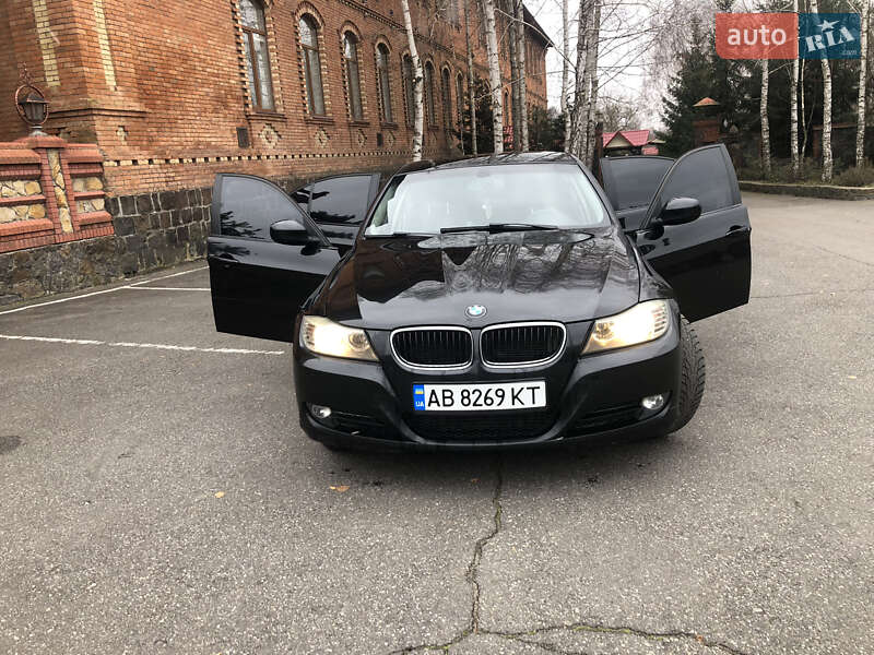 Седан BMW 3 Series 2010 в Вінниці