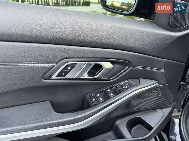 Седан BMW 3 Series 2020 в Львове