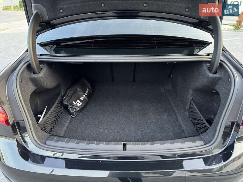 Седан BMW 3 Series 2020 в Львове