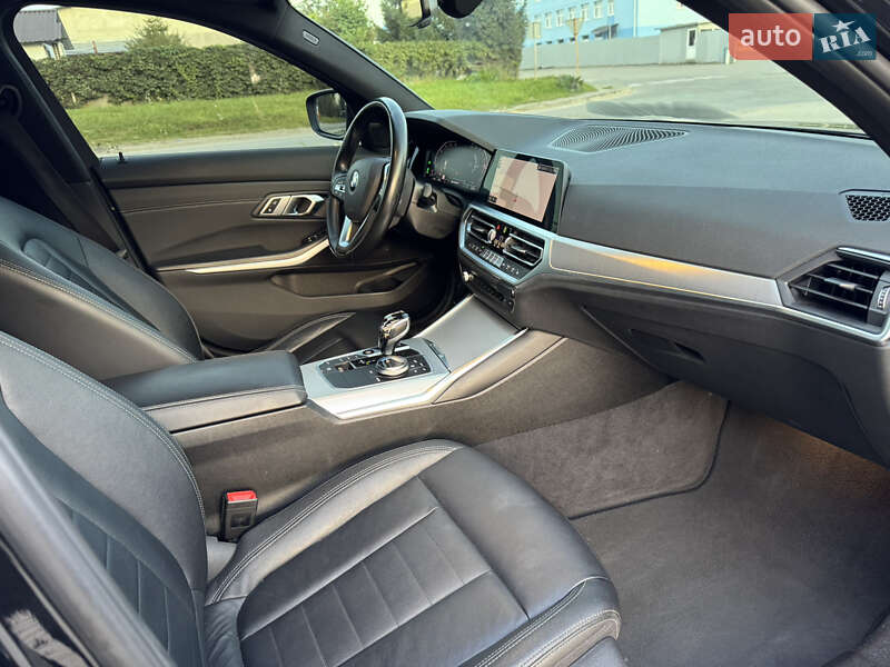 Седан BMW 3 Series 2020 в Львове