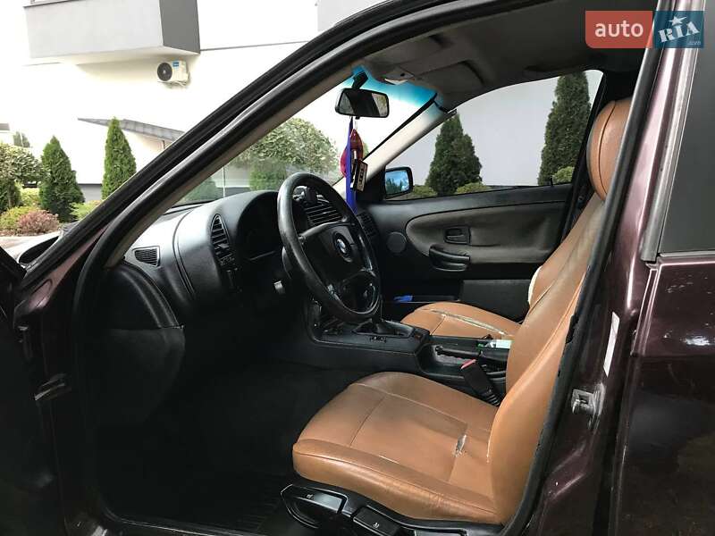 Седан BMW 3 Series 1994 в Вараші