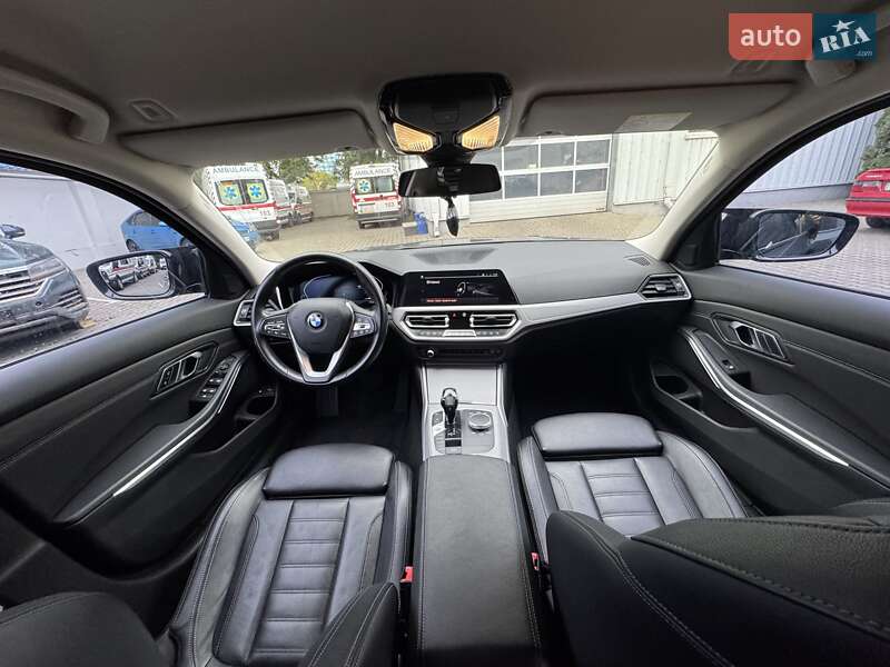 Седан BMW 3 Series 2019 в Одессе