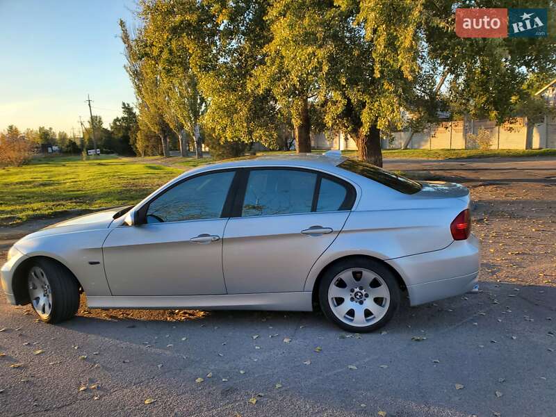 Седан BMW 3 Series 2005 в Херсоне