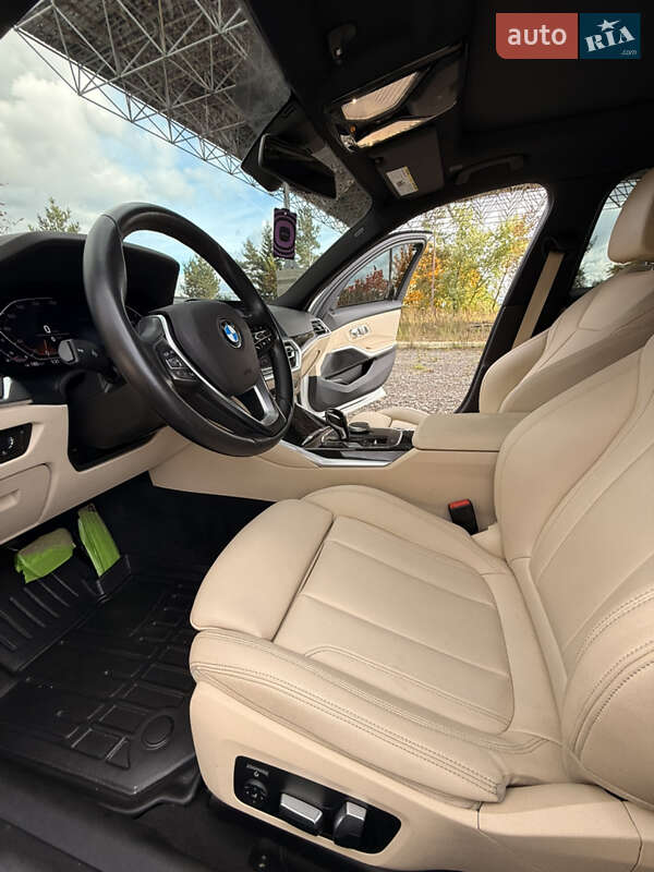 Седан BMW 3 Series 2019 в Самборе