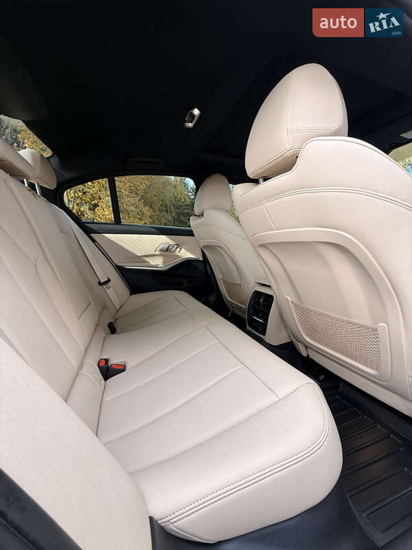 Седан BMW 3 Series 2019 в Самборе