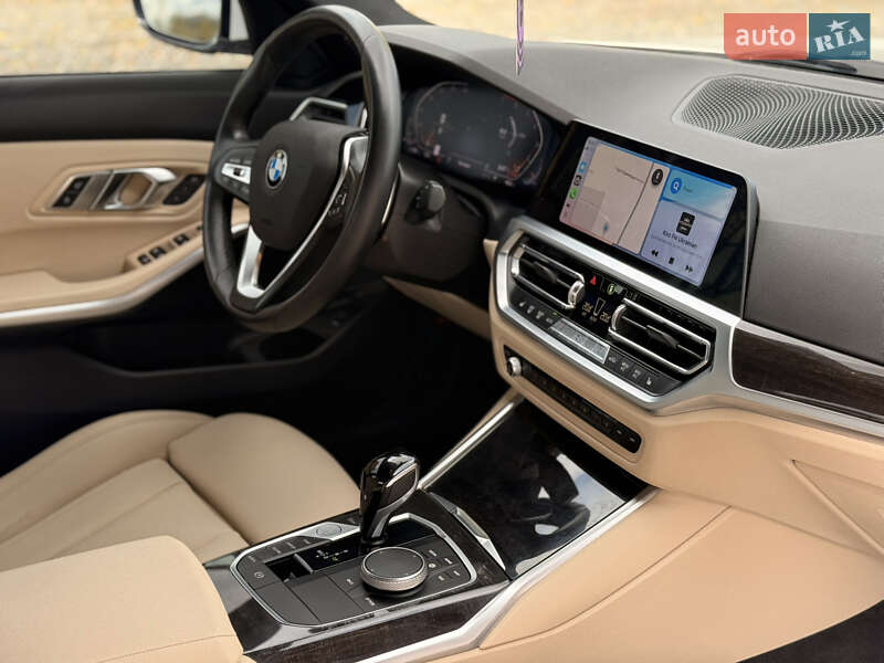 Седан BMW 3 Series 2019 в Самборе