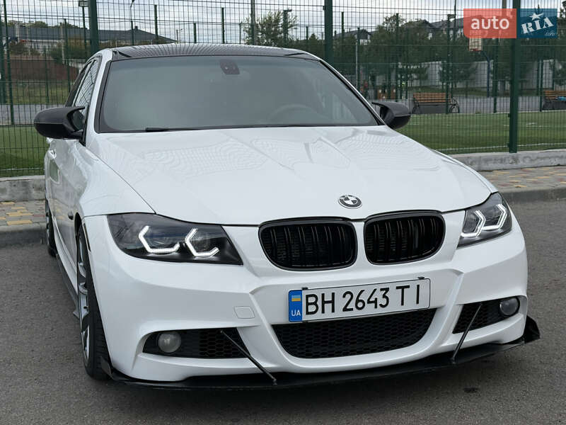 Седан BMW 3 Series 2010 в Одессе