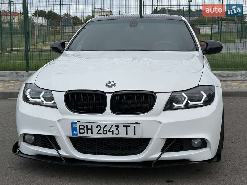 Седан BMW 3 Series 2010 в Одессе