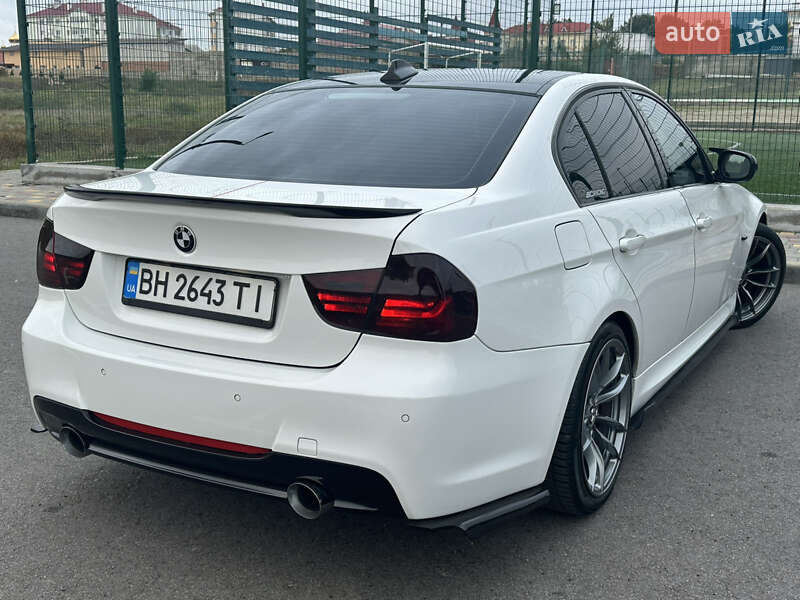 Седан BMW 3 Series 2010 в Одессе