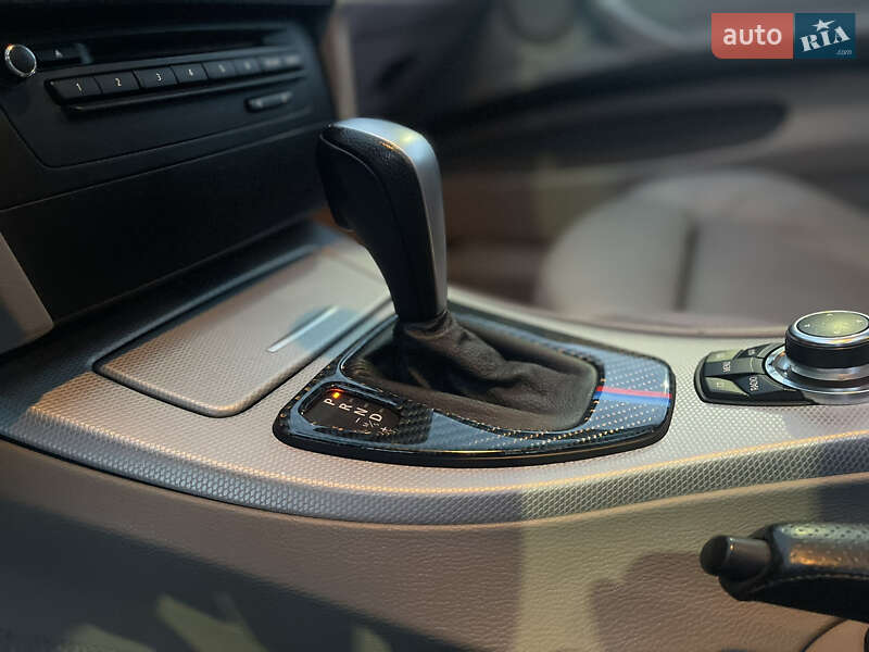 Седан BMW 3 Series 2010 в Одессе