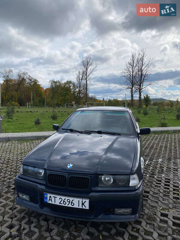 Седан BMW 3 Series 1993 в Коломые