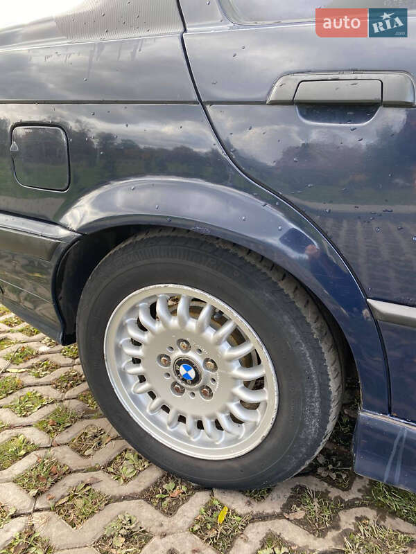 Седан BMW 3 Series 1993 в Коломые