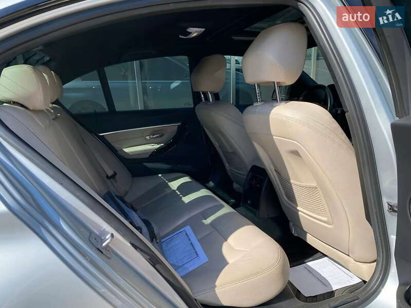 Седан BMW 3 Series 2017 в Киеве