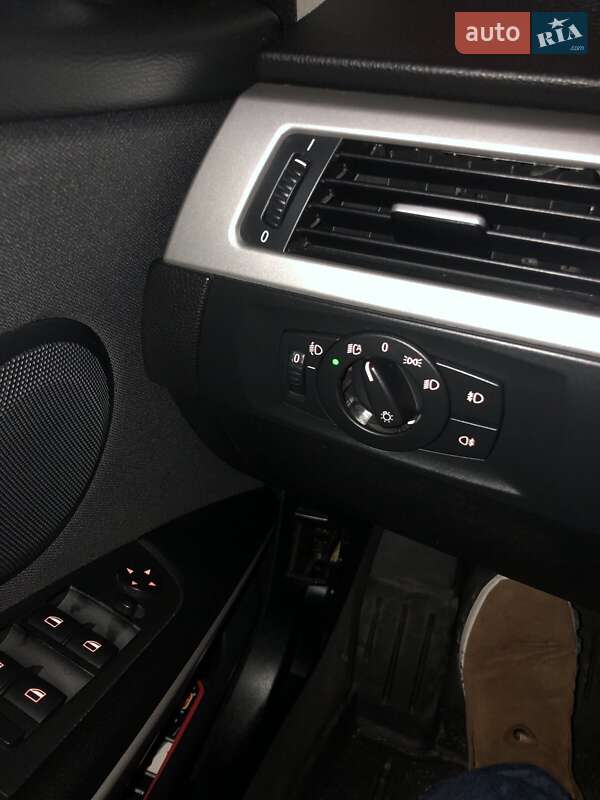 Седан BMW 3 Series 2007 в Новояворовске