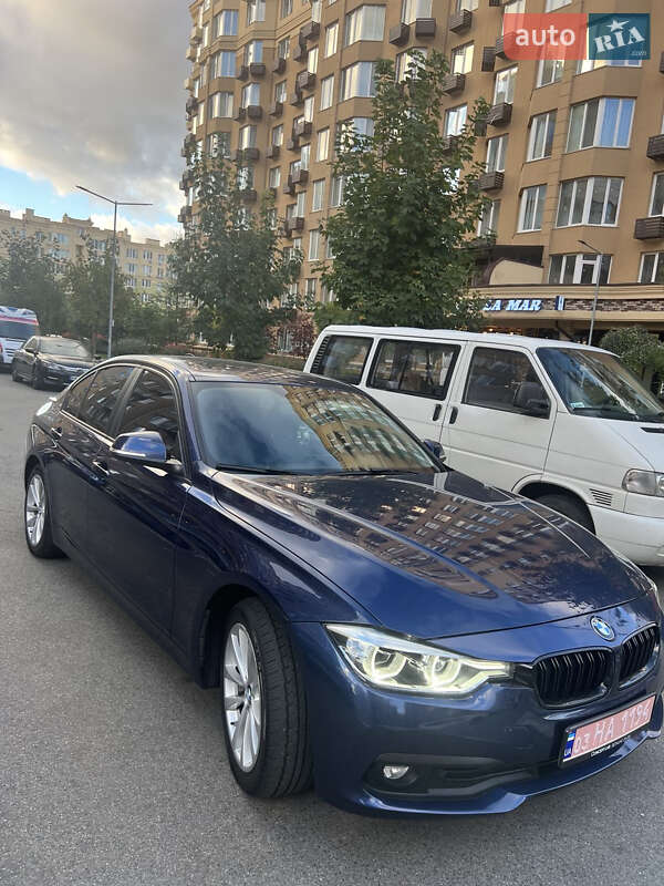 Седан BMW 3 Series 2018 в Киеве