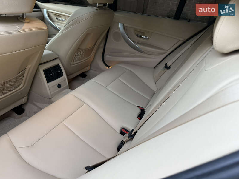 Седан BMW 3 Series 2015 в Днепре