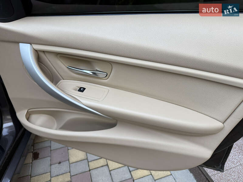 Седан BMW 3 Series 2015 в Днепре