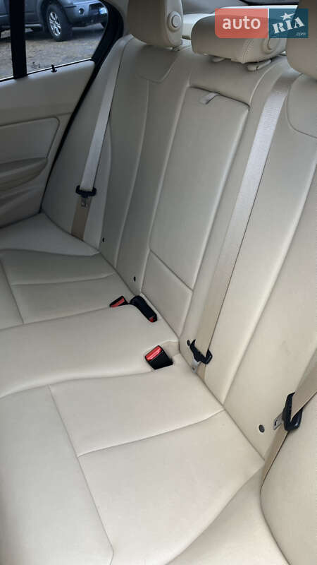 Седан BMW 3 Series 2015 в Виннице