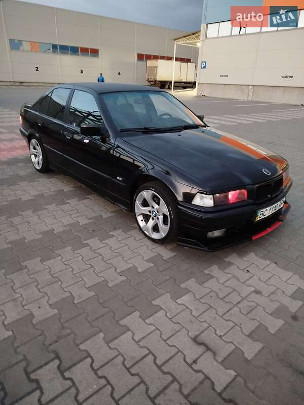 Седан BMW 3 Series 1995 в Львове