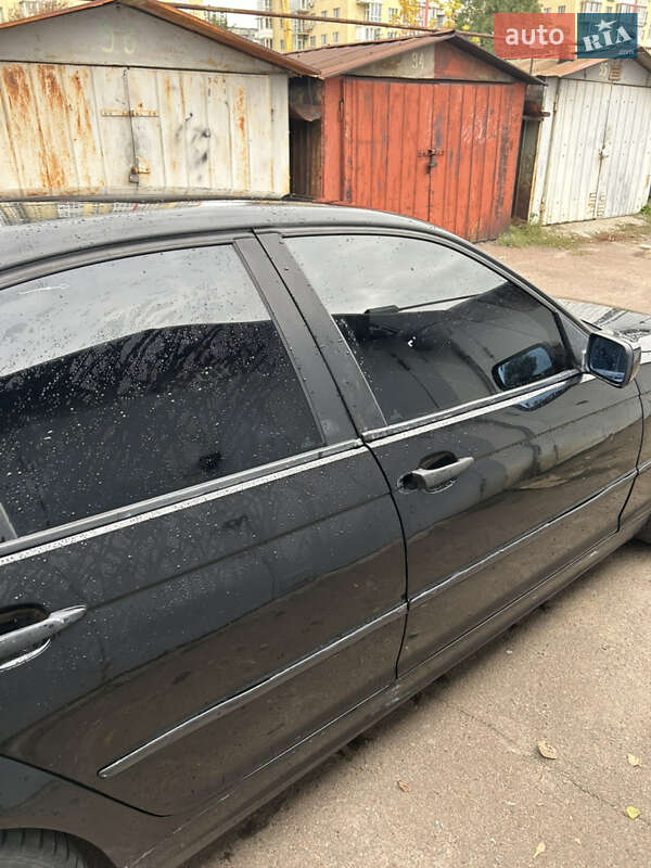 Седан BMW 3 Series 2002 в Киеве