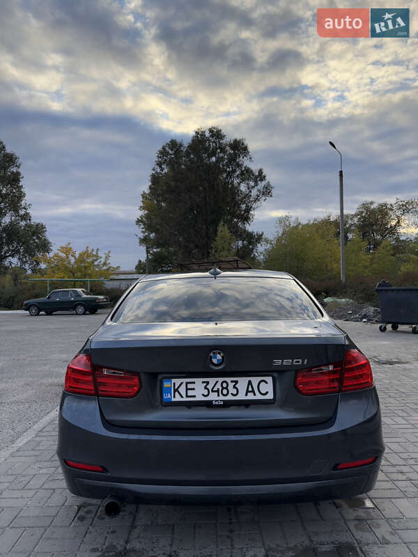 Седан BMW 3 Series 2015 в Днепре