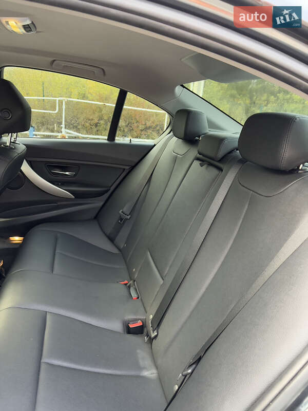 Седан BMW 3 Series 2015 в Днепре