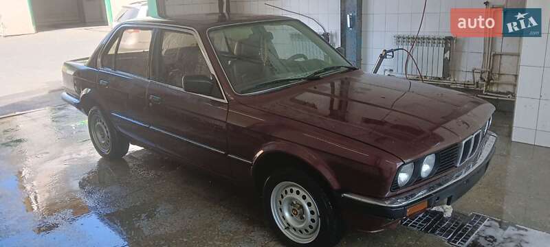 Седан BMW 3 Series 1986 в Ладыжине