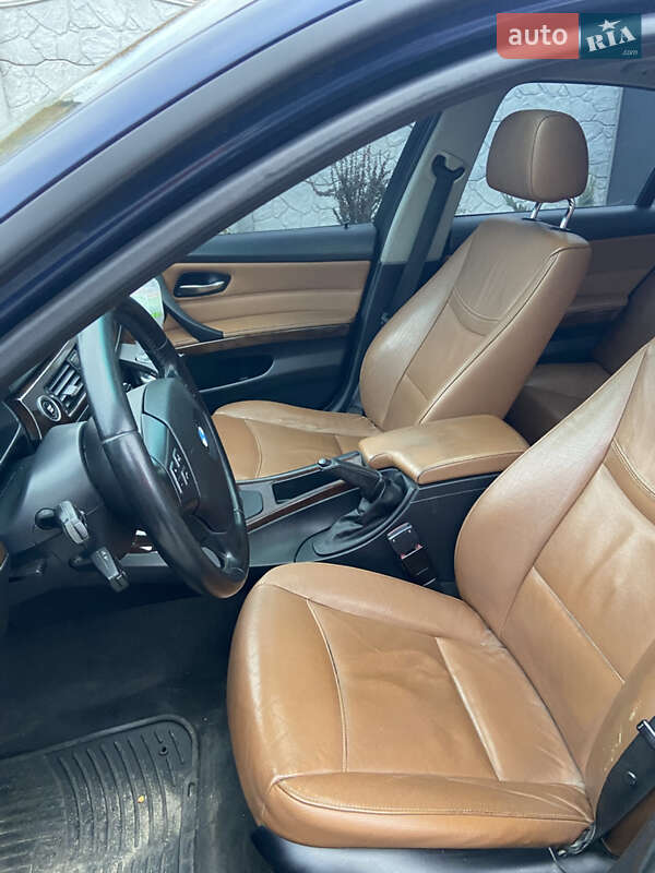 Седан BMW 3 Series 2010 в Новомосковске фото 23 Седан BMW 3 Series 2010 в Новомосковске
