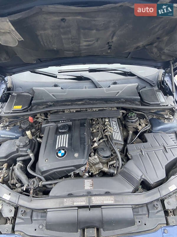 Седан BMW 3 Series 2010 в Новомосковске фото 27 Седан BMW 3 Series 2010 в Новомосковске